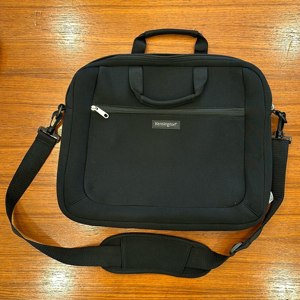 Kensington Black 15.6” Neoprene Computer Bag